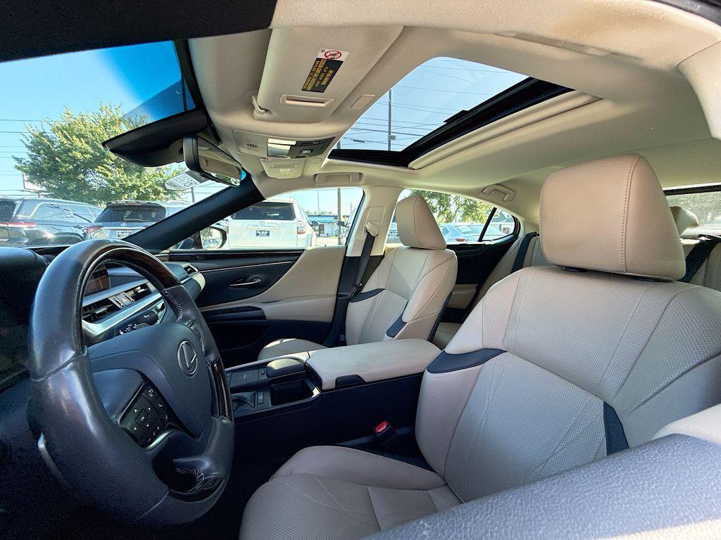 used 2019 Lexus ES 350 car, priced at $29,387