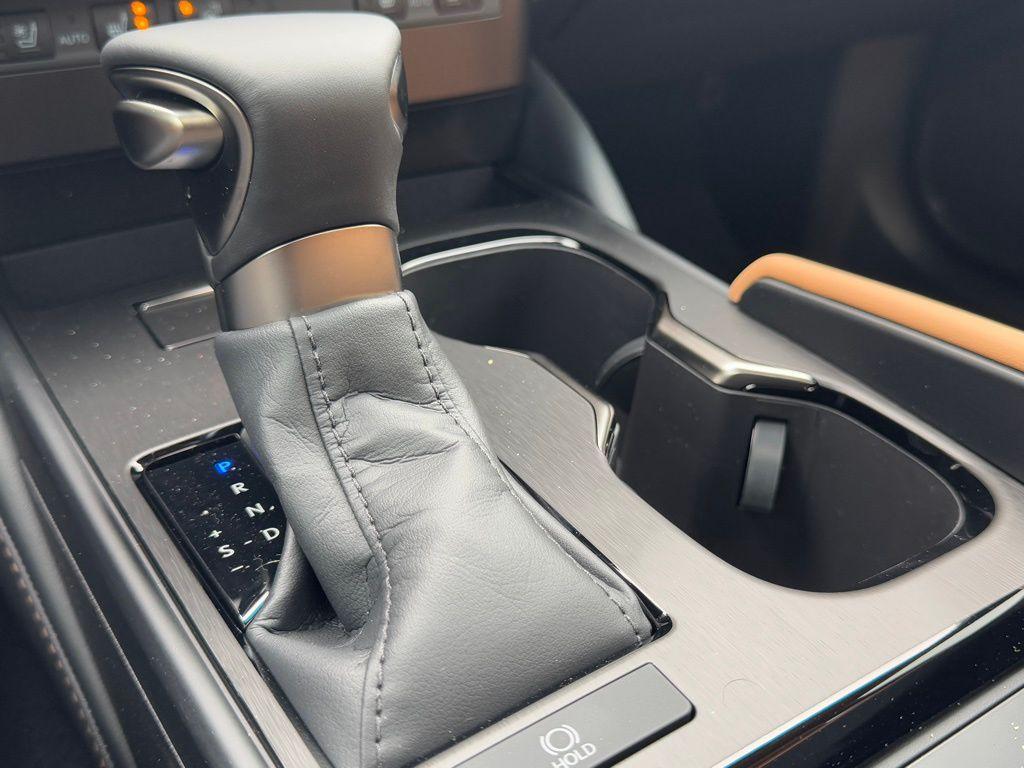 new 2025 Lexus ES 350 car, priced at $47,215