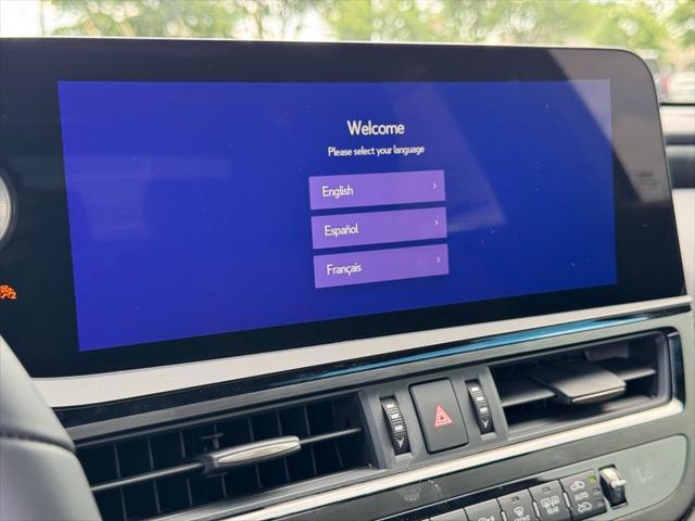 new 2025 Lexus ES 350 car, priced at $52,395