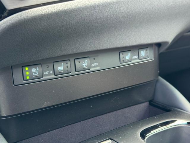 new 2025 Lexus ES 350 car, priced at $52,395