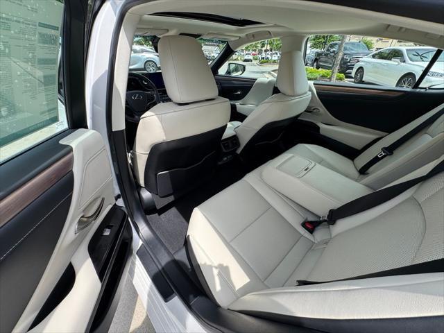 used 2023 Lexus ES 300h car, priced at $46,490