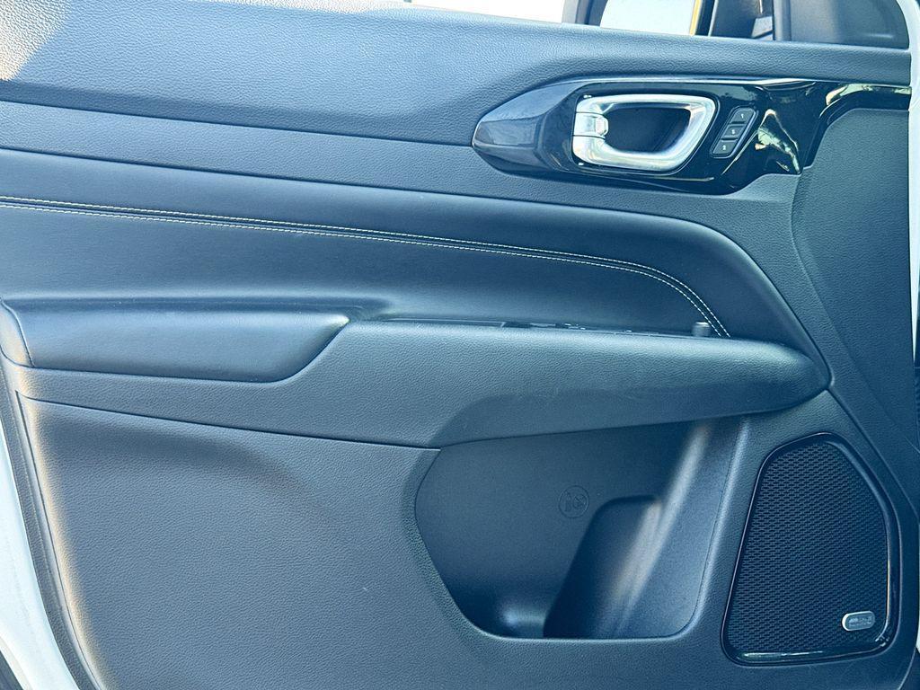 used 2022 Jeep Compass car, priced at $25,300