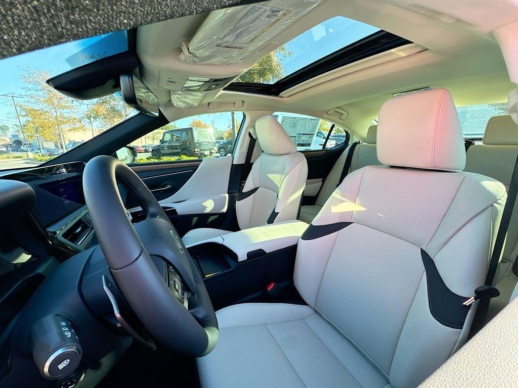new 2025 Lexus ES 350 car, priced at $52,106