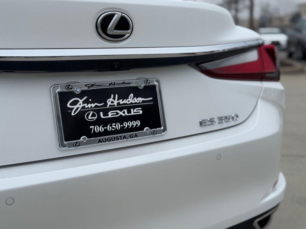 new 2025 Lexus ES 350 car, priced at $48,605