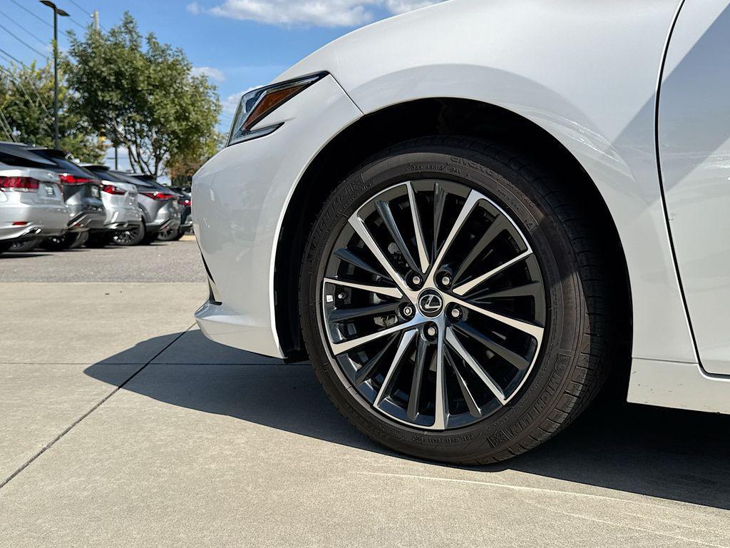 used 2025 Lexus ES 350 car, priced at $46,113