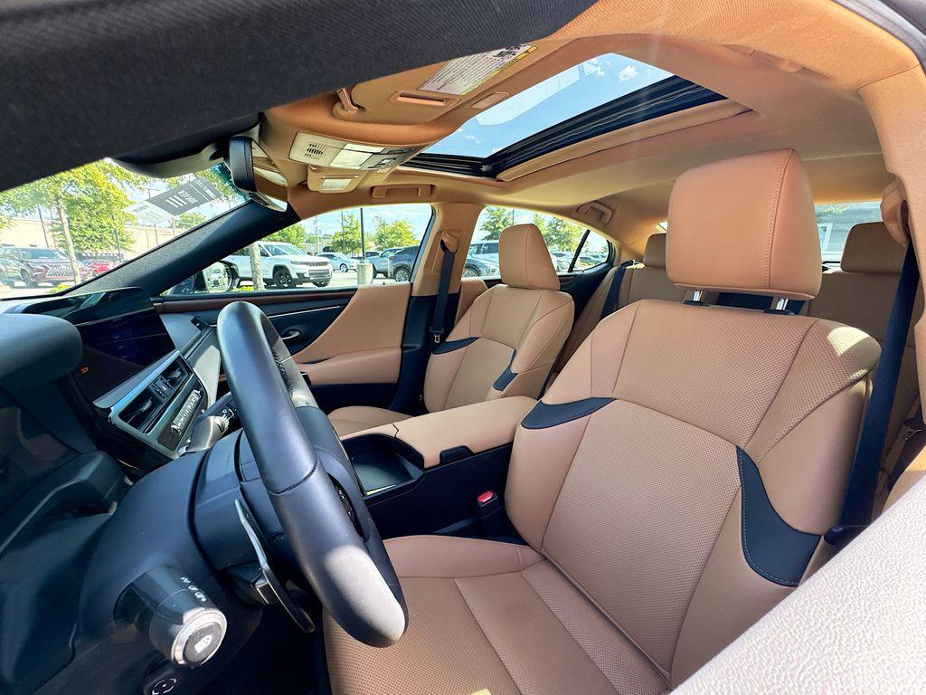 used 2025 Lexus ES 350 car, priced at $46,113