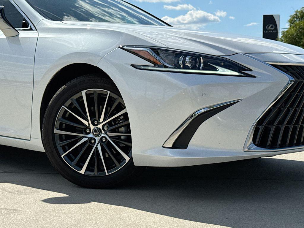 used 2025 Lexus ES 350 car, priced at $46,113