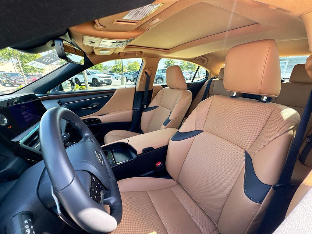 used 2025 Lexus ES 350 car, priced at $46,113