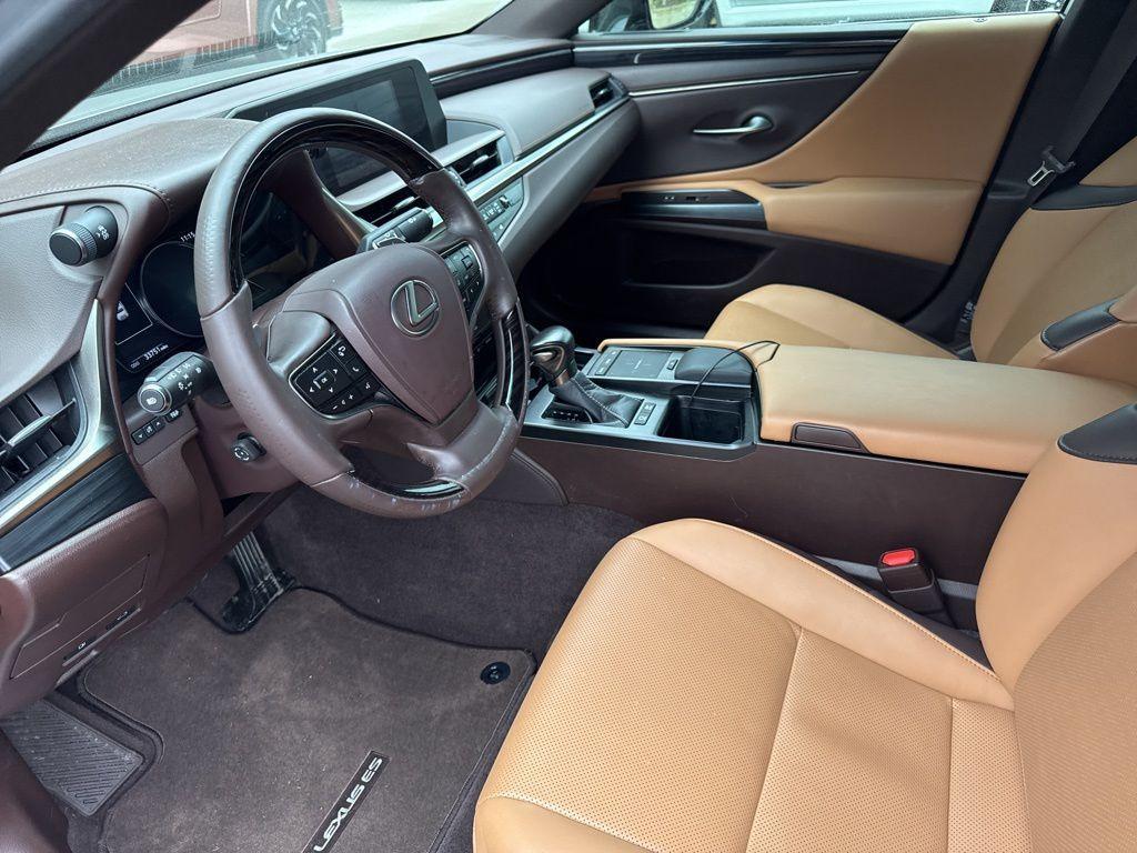 used 2021 Lexus ES 300h car, priced at $35,490