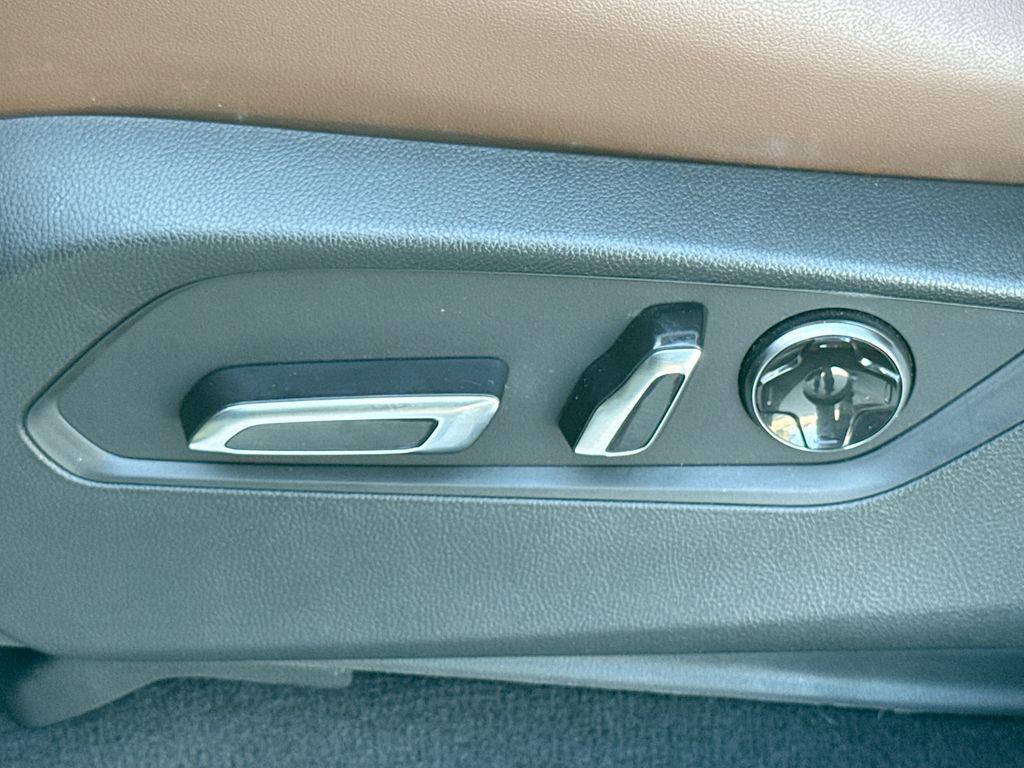 used 2025 Acura MDX car, priced at $53,362