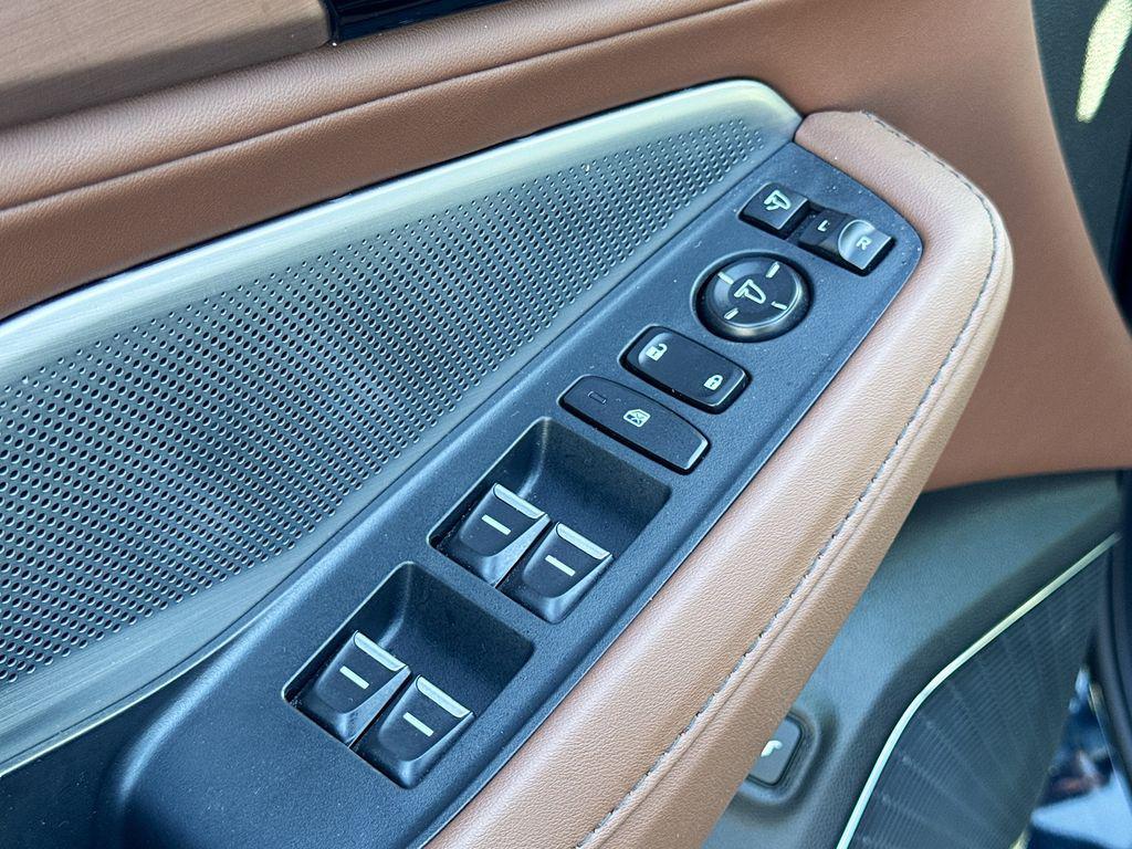 used 2025 Acura MDX car, priced at $53,362