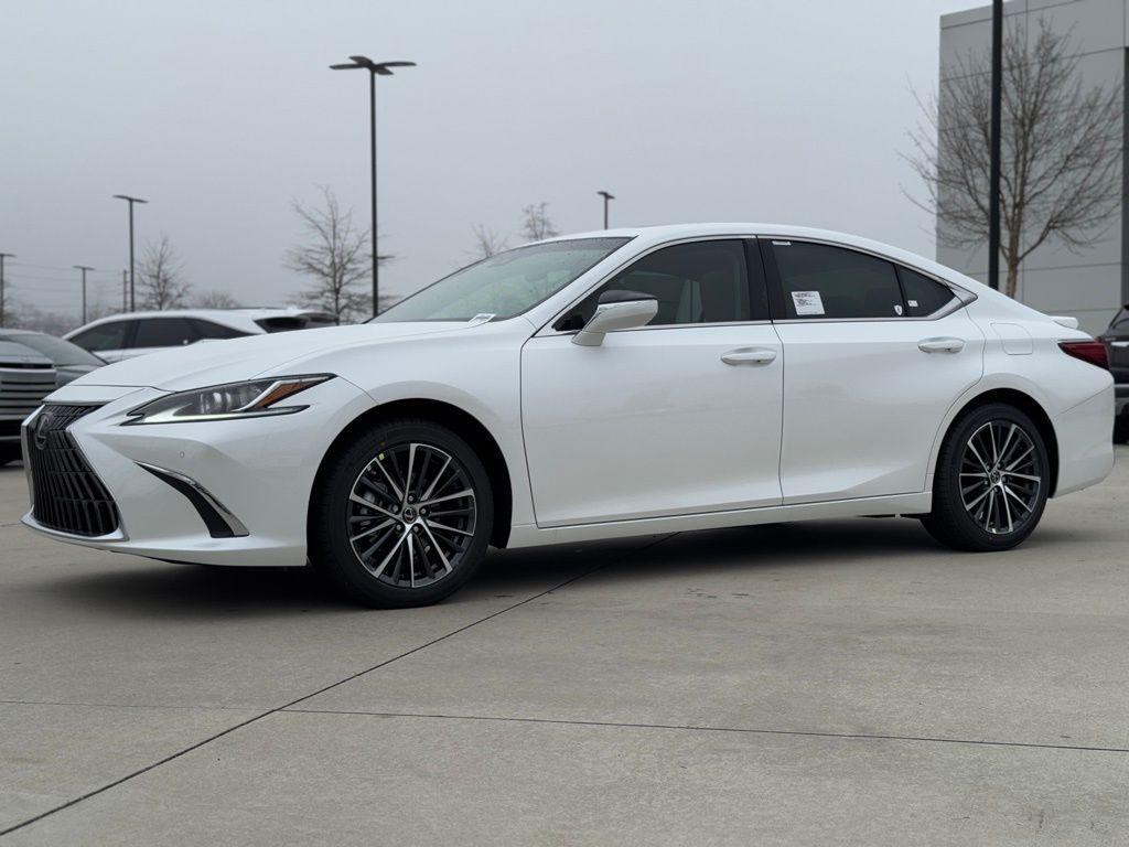 new 2025 Lexus ES 300h car, priced at $51,644