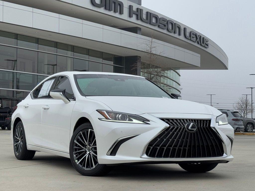 new 2025 Lexus ES 300h car, priced at $51,644