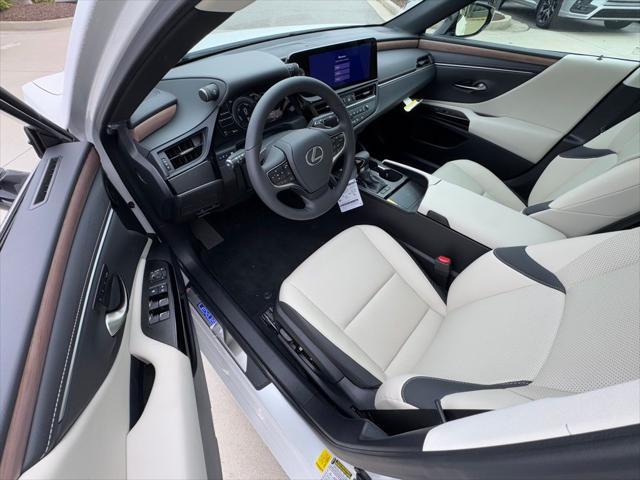 new 2025 Lexus ES 300h car, priced at $51,644