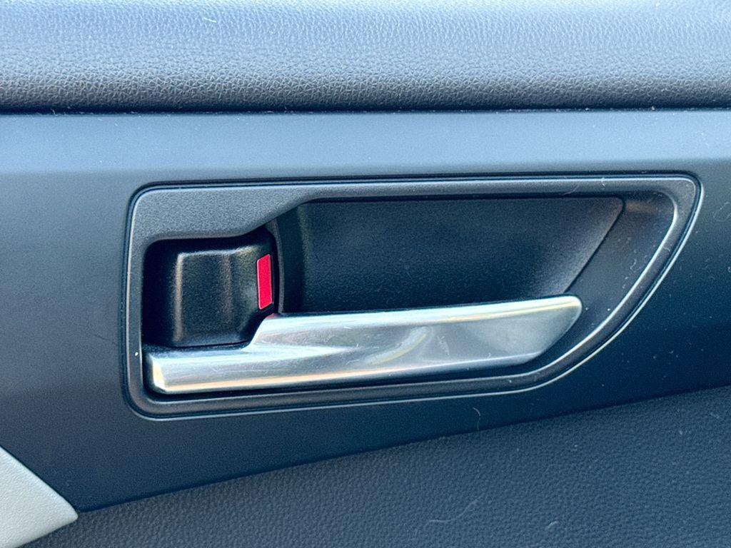 used 2022 Toyota Highlander car, priced at $39,553