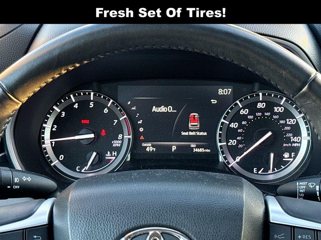 used 2022 Toyota Highlander car, priced at $39,553