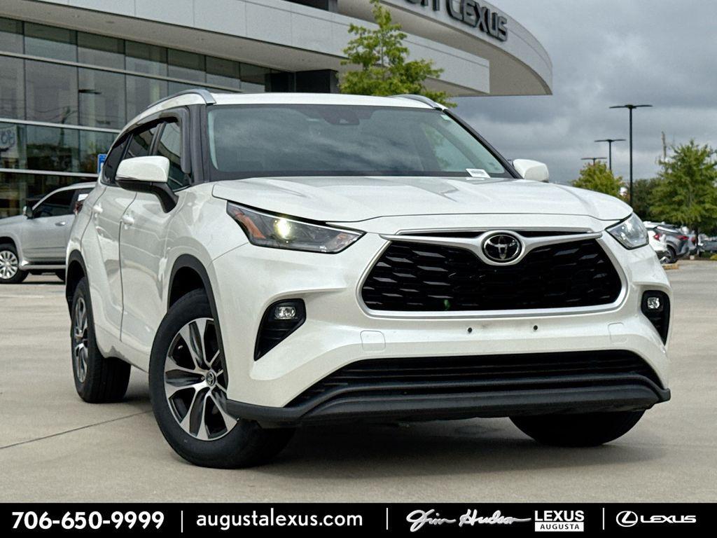 used 2021 Toyota Highlander car, priced at $32,259