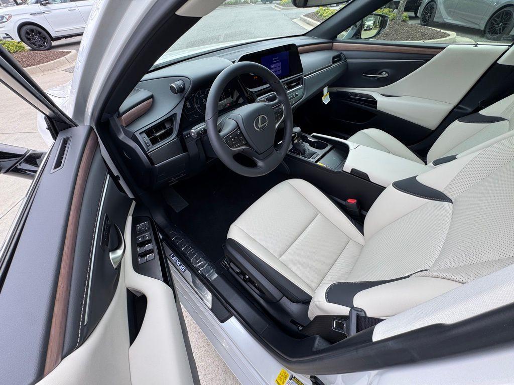 new 2025 Lexus ES 350 car, priced at $48,444