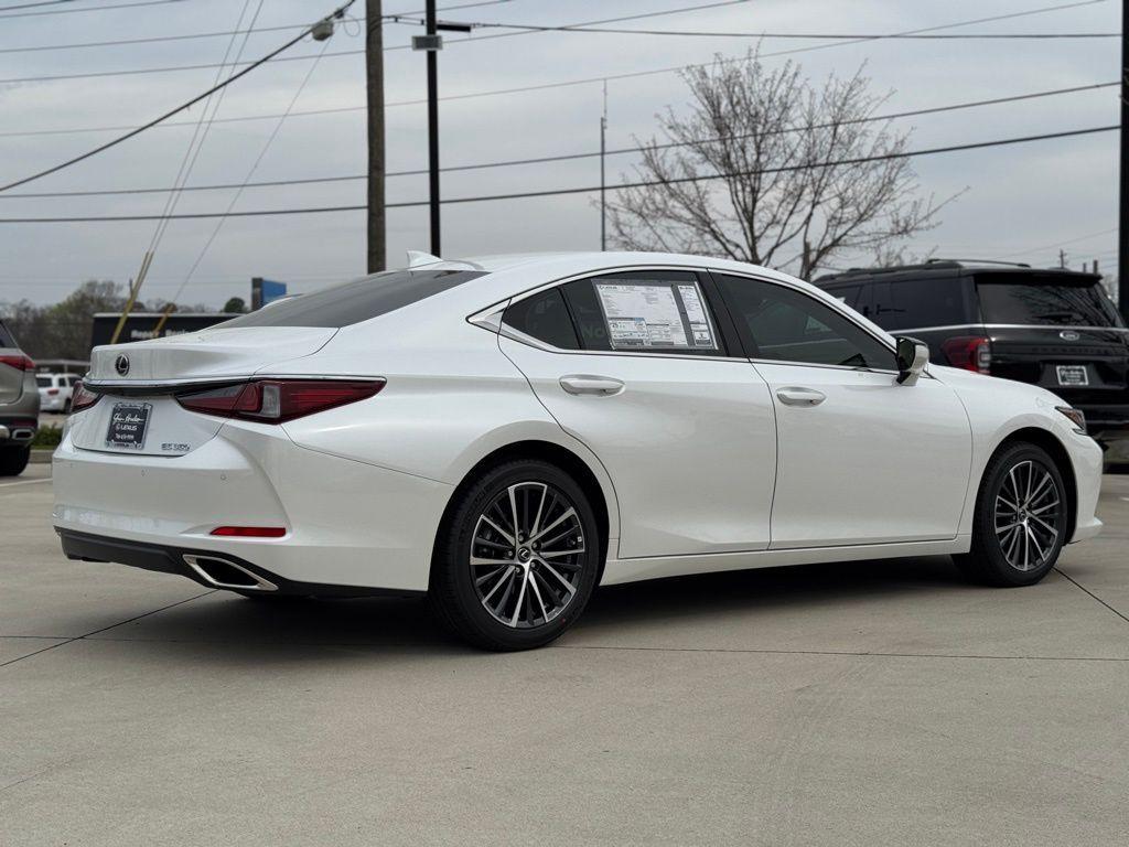 new 2025 Lexus ES 350 car, priced at $48,444