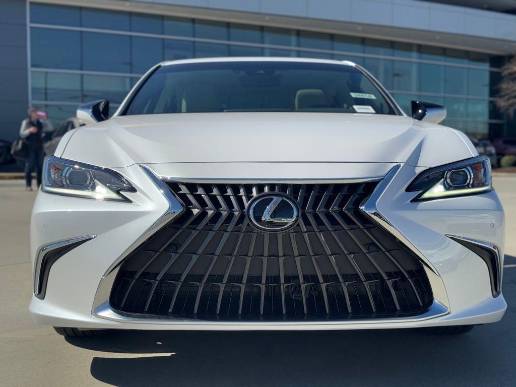 new 2025 Lexus ES 300h car, priced at $50,705