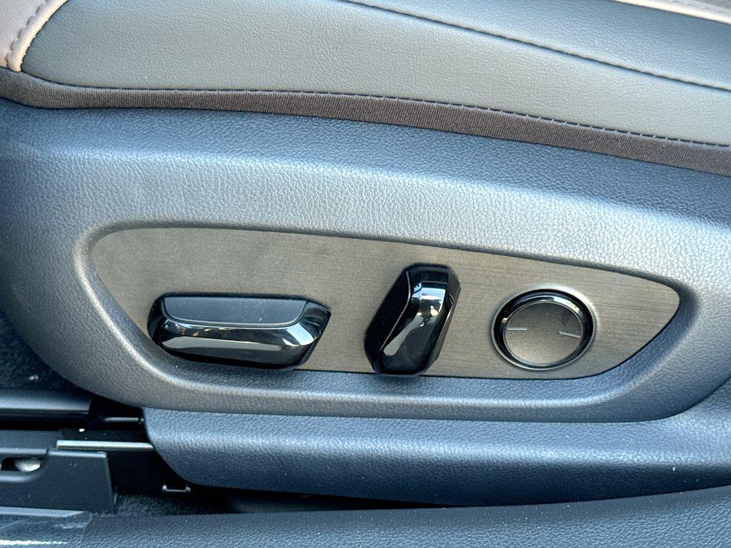 new 2025 Lexus ES 350 car, priced at $51,606