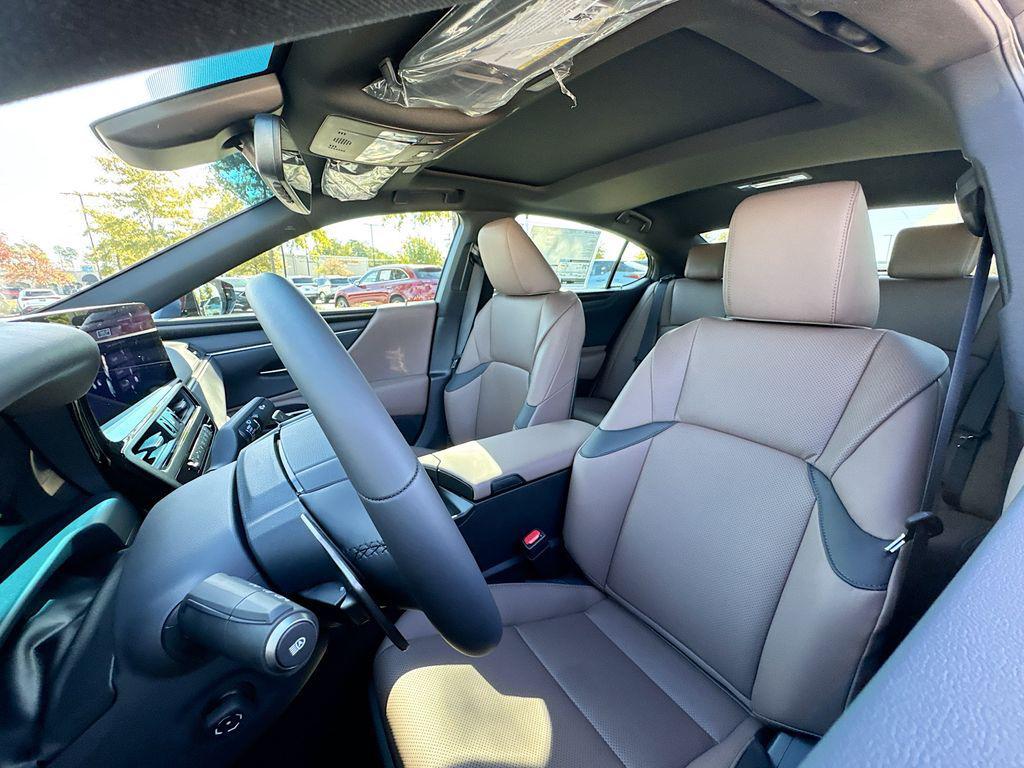new 2025 Lexus ES 350 car, priced at $51,606