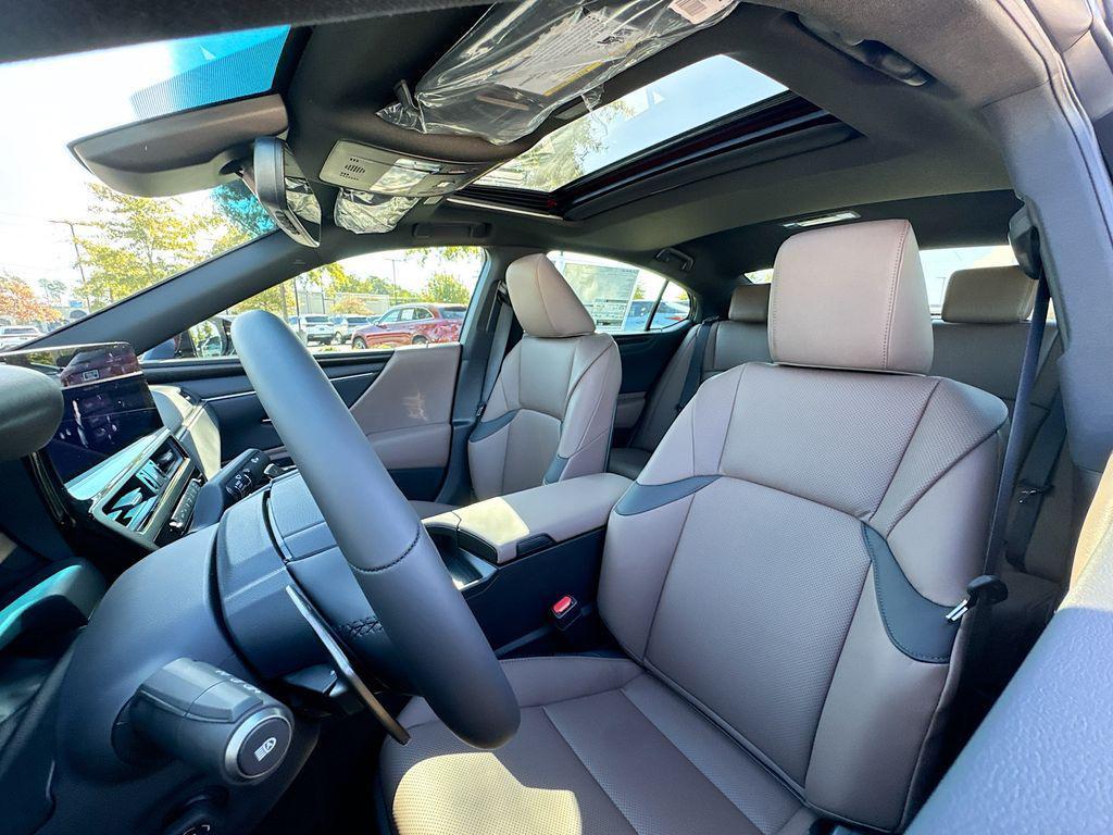 new 2025 Lexus ES 350 car, priced at $51,606