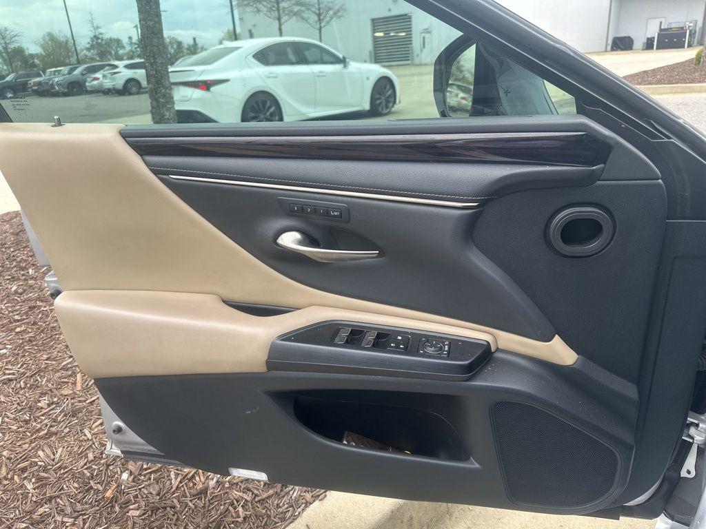 used 2021 Lexus ES 350 car, priced at $33,490
