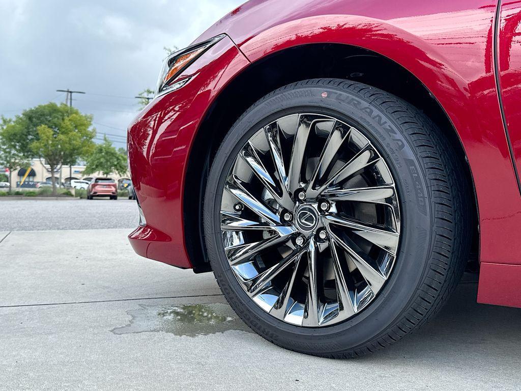 new 2025 Lexus ES 350 car, priced at $58,140