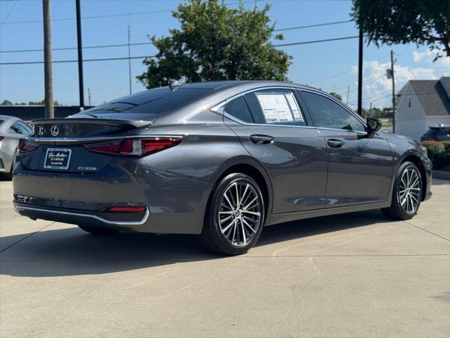 new 2025 Lexus ES 300h car, priced at $53,206