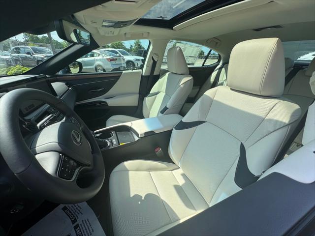 new 2025 Lexus ES 300h car, priced at $53,206