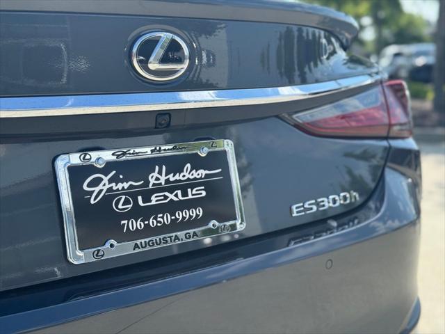 new 2025 Lexus ES 300h car, priced at $53,206