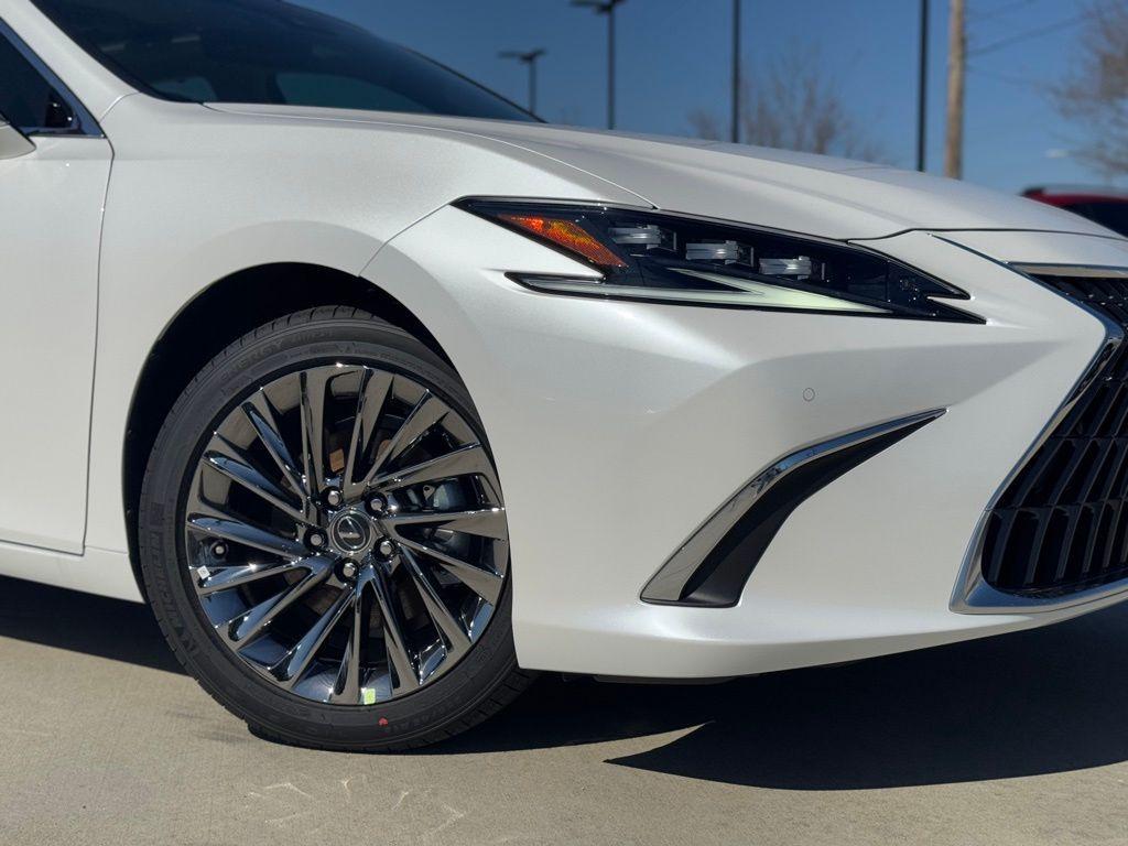 new 2025 Lexus ES 350 car, priced at $55,830