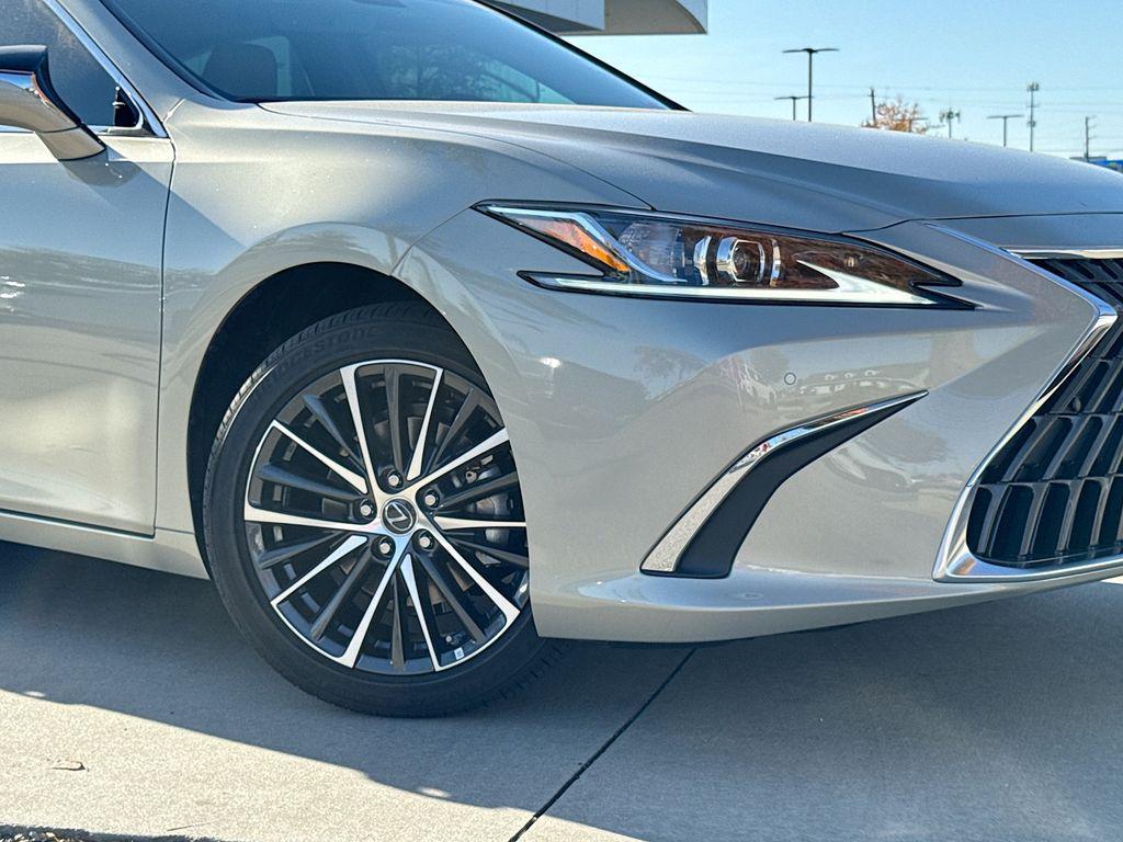 new 2025 Lexus ES 350 car, priced at $51,606