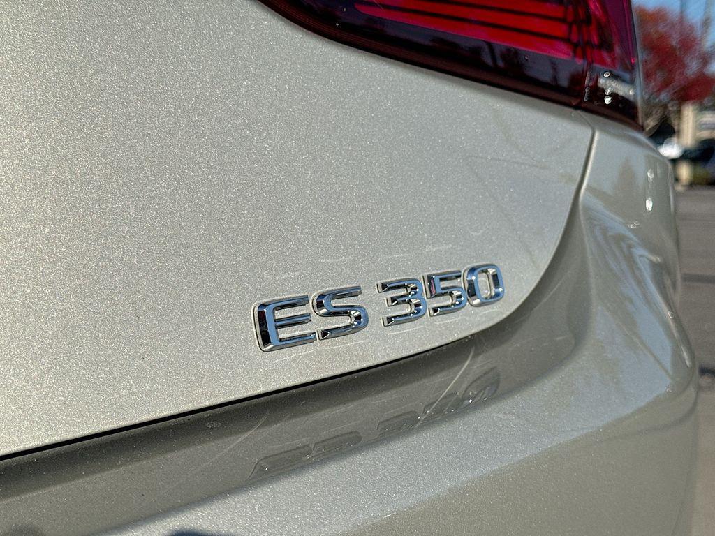 new 2025 Lexus ES 350 car, priced at $51,606