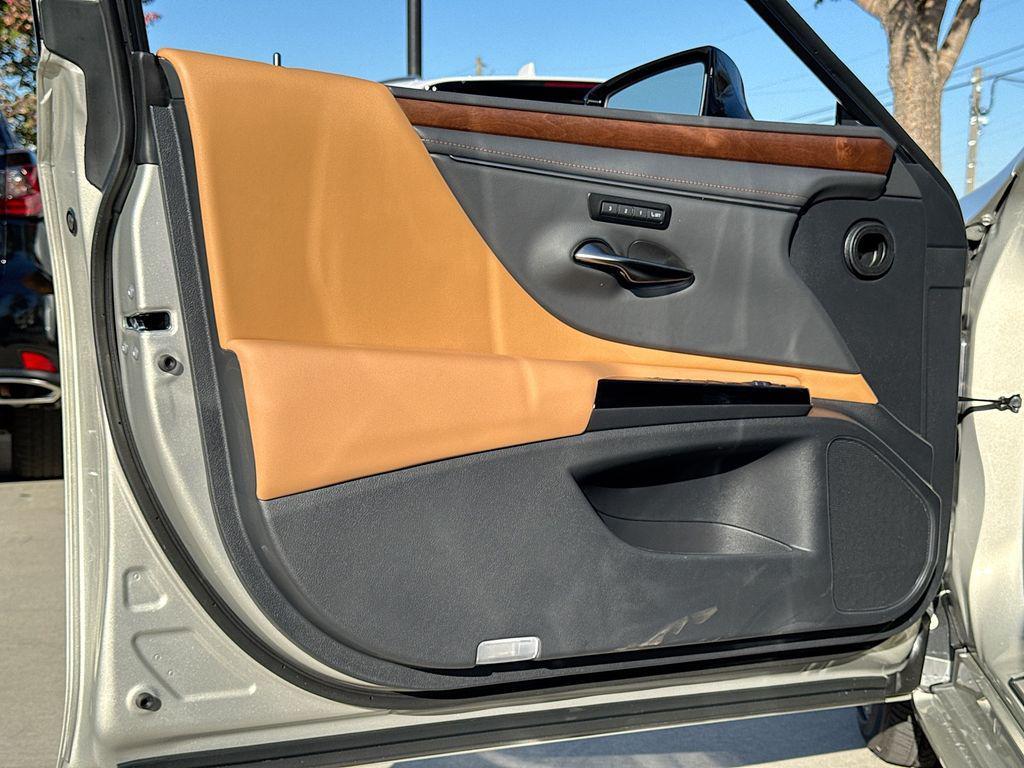 new 2025 Lexus ES 350 car, priced at $51,606