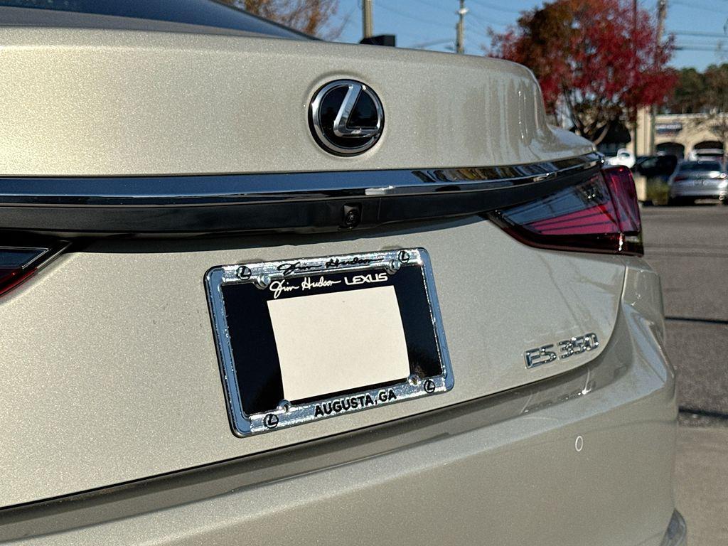 new 2025 Lexus ES 350 car, priced at $51,606