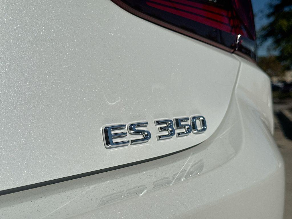 new 2025 Lexus ES 350 car, priced at $53,006
