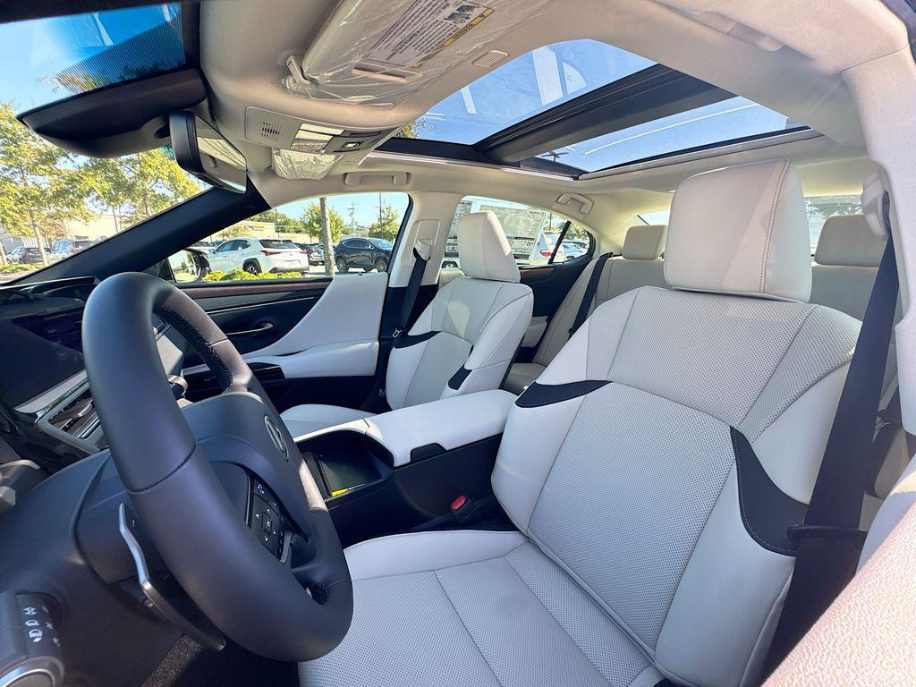 new 2025 Lexus ES 350 car, priced at $53,006
