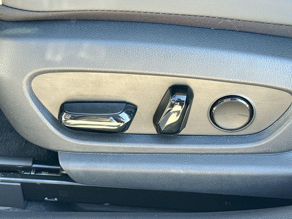 new 2025 Lexus ES 350 car, priced at $53,006