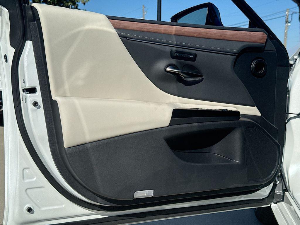 new 2025 Lexus ES 350 car, priced at $53,006
