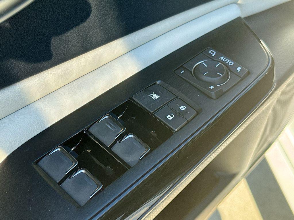 new 2025 Lexus ES 350 car, priced at $53,006