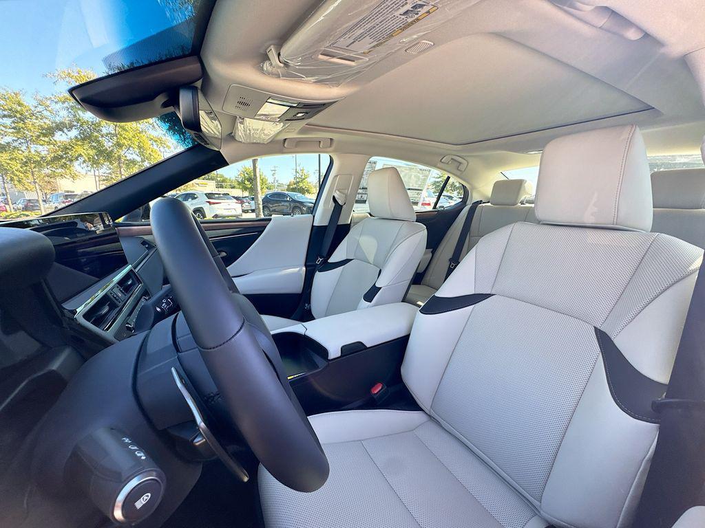 new 2025 Lexus ES 350 car, priced at $53,006