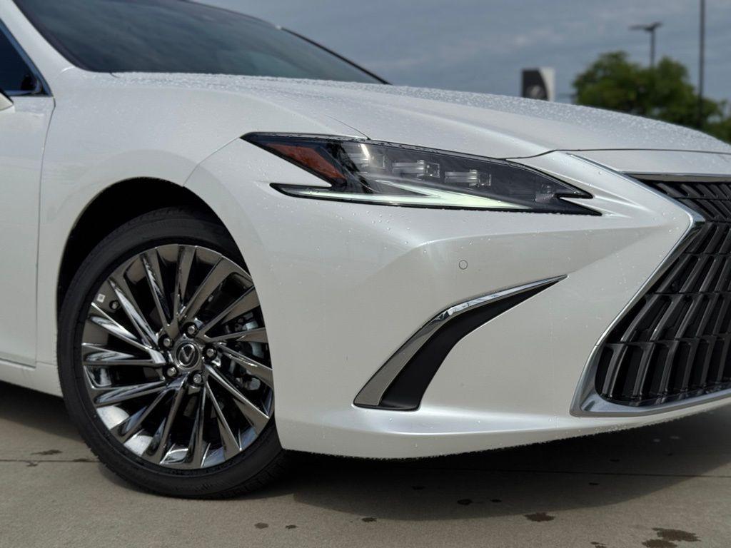new 2025 Lexus ES 350 car, priced at $58,420