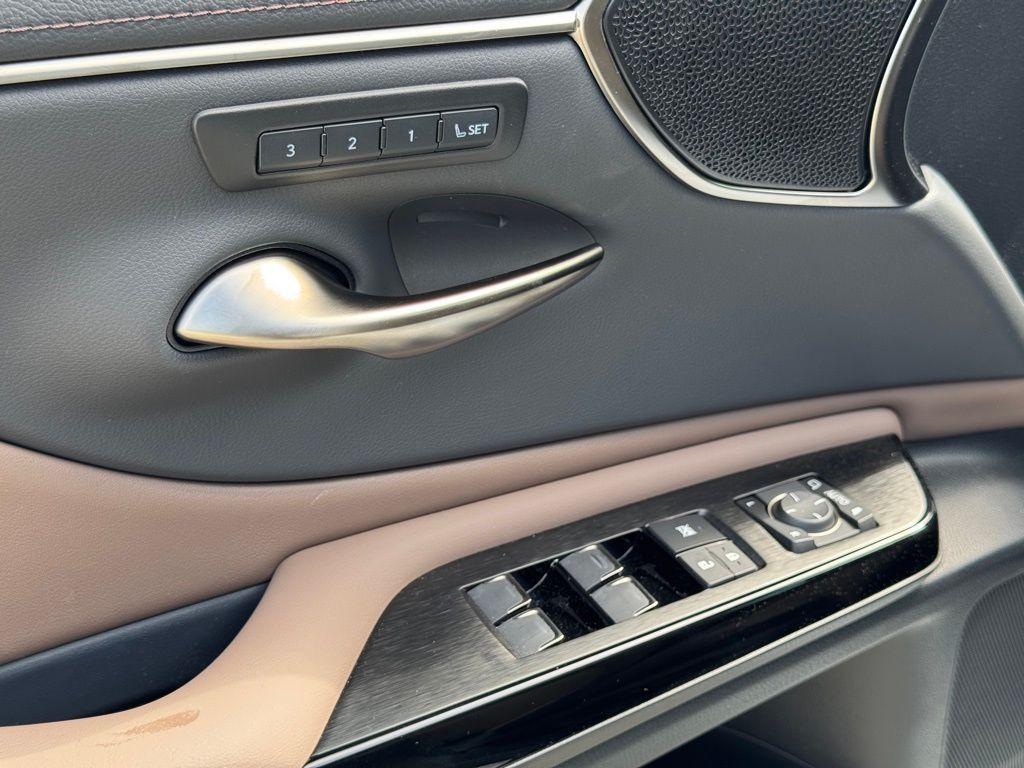 new 2025 Lexus ES 350 car, priced at $58,420