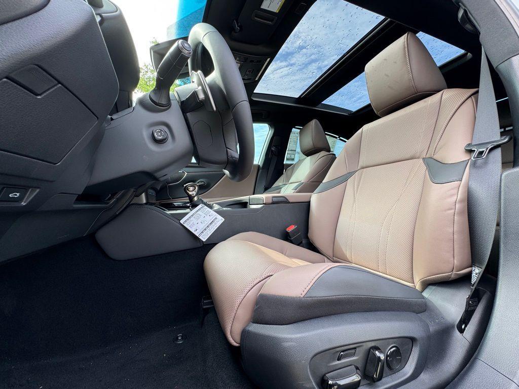 new 2025 Lexus ES 350 car, priced at $58,420