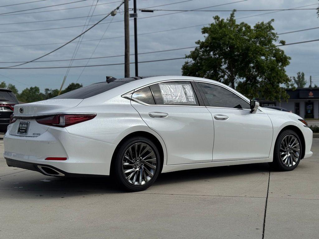 new 2025 Lexus ES 350 car, priced at $58,420