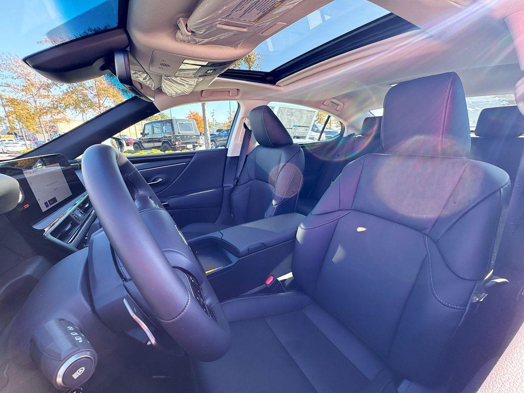 new 2025 Lexus ES 350 car, priced at $50,766