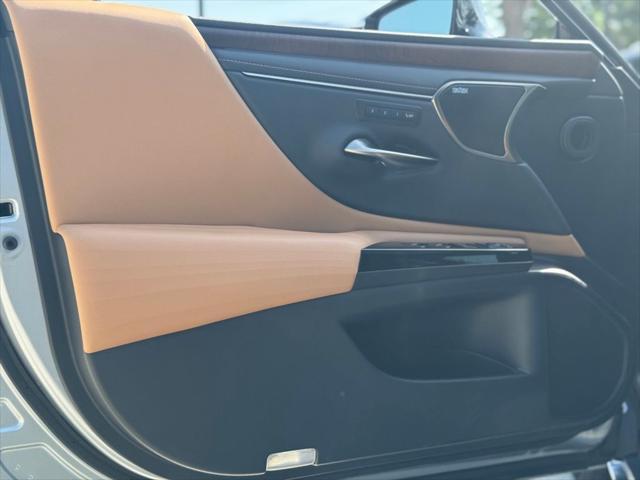 used 2022 Lexus ES 350 car, priced at $47,738