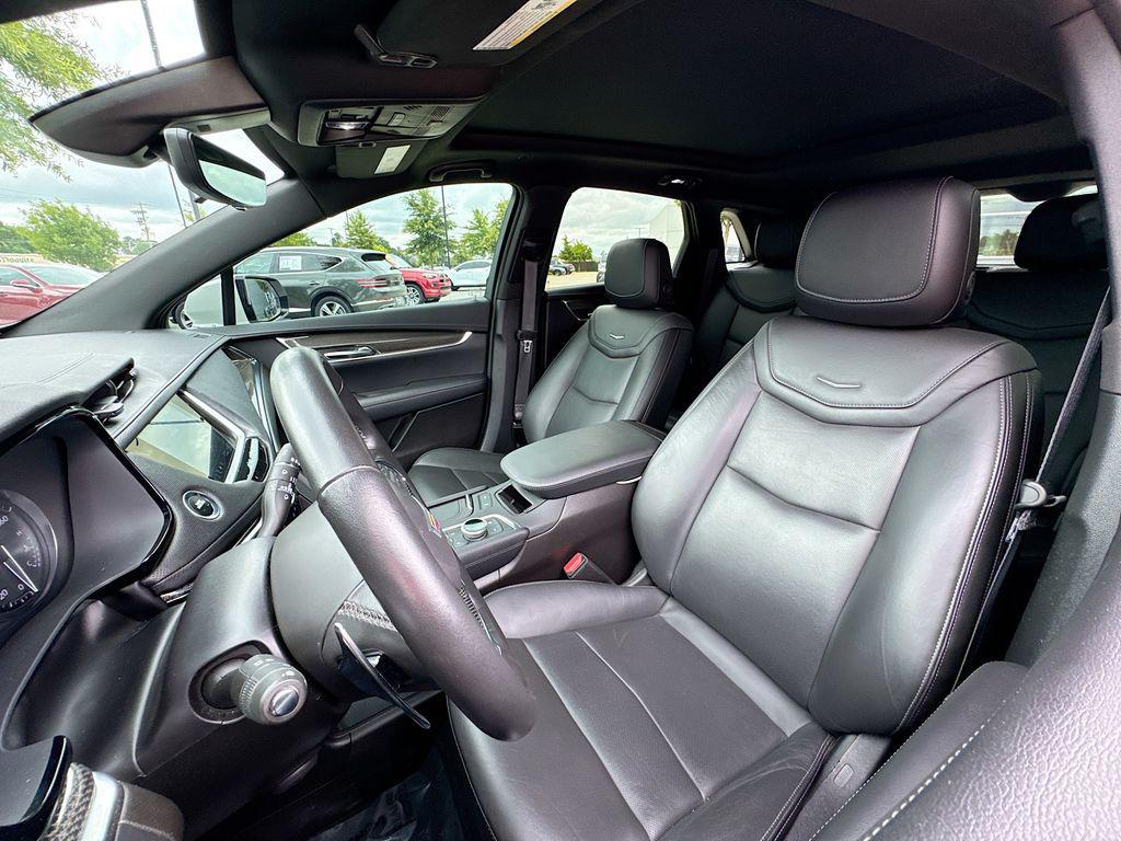 used 2022 Cadillac XT5 car, priced at $37,045